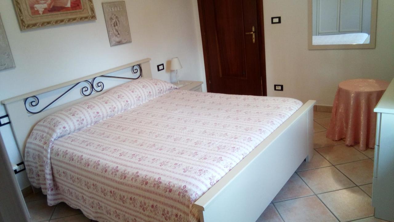 Casa Vacanze L'Agrifoglio Bed & Breakfast Magliolo Eksteriør bilde